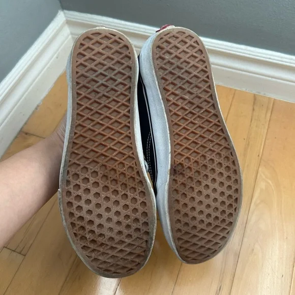 Vans Classic Black and White Skate Shoes - Picture 7 of 8